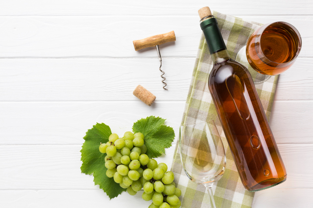 descubra o que é vinho branco, quais suas características, tipos e como harmonizar